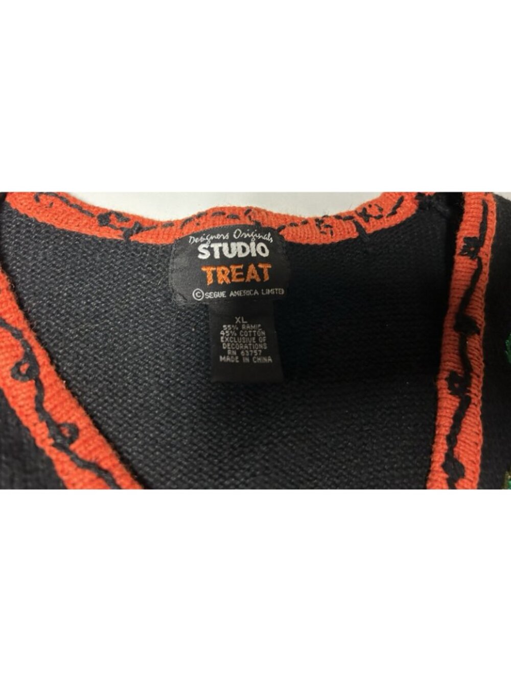 Designers Originals Studio Treat Halloween Sweater Vest Sleeveless Pumpkins Vine - Picture 3 of 8